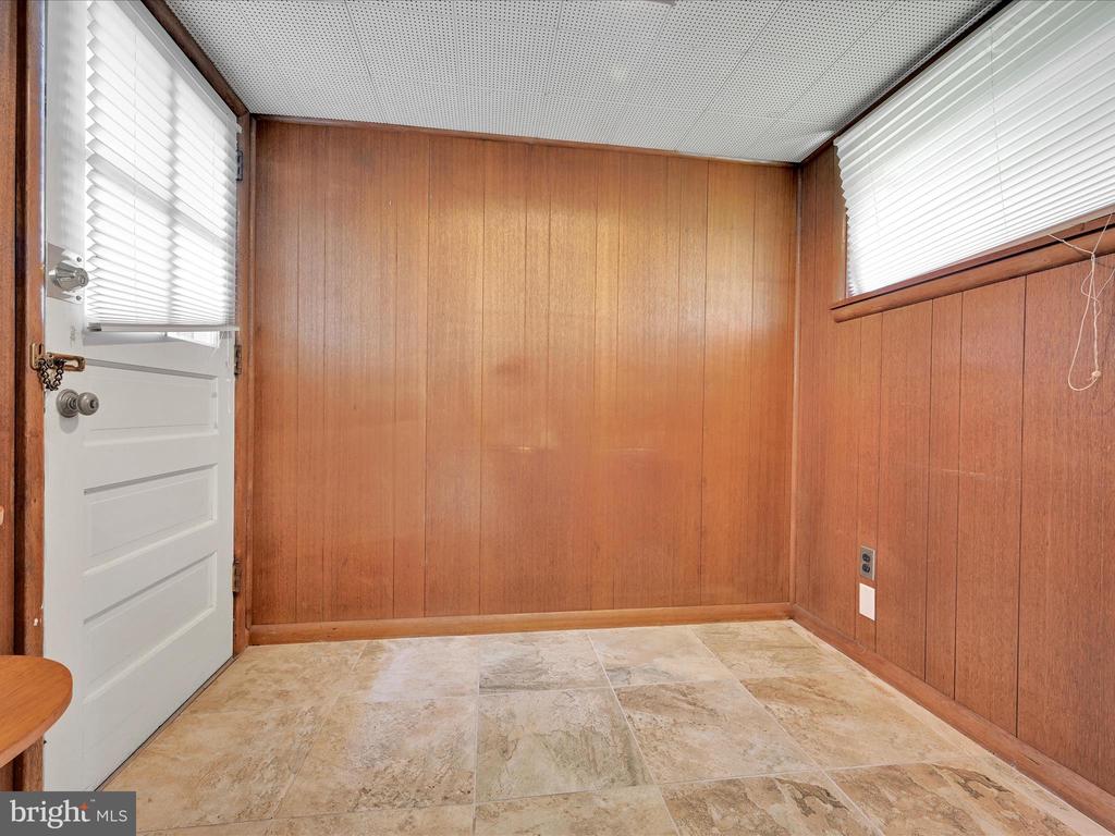 101 WOODED LANE