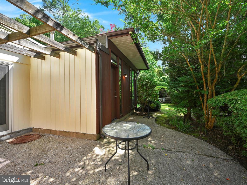 101 WOODED LANE