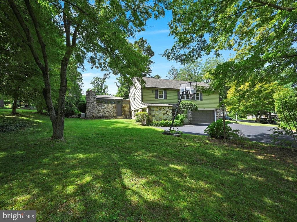 101 WOODED LANE