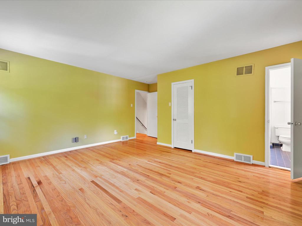 101 WOODED LANE