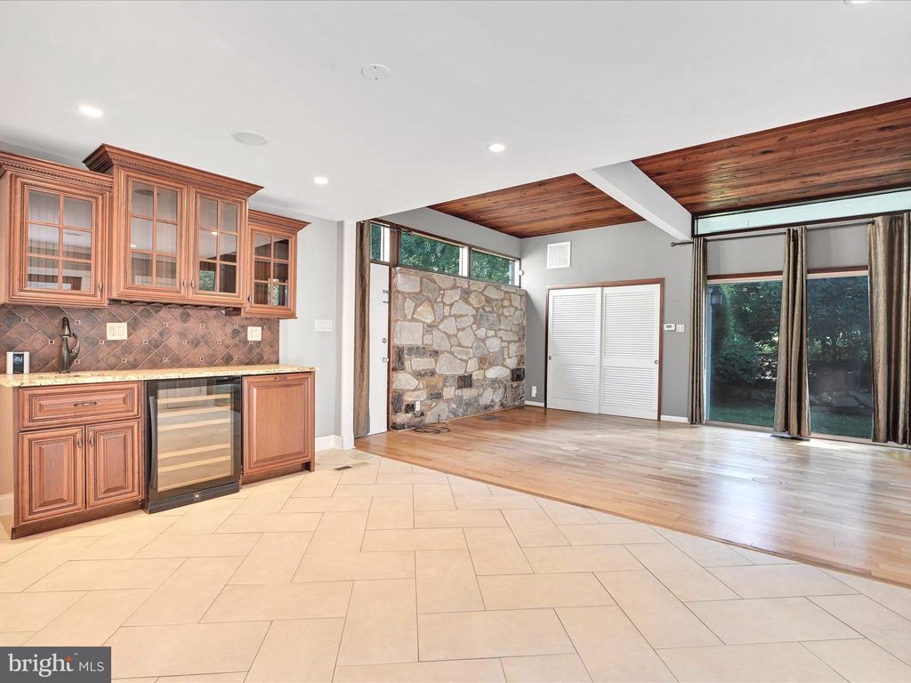 101 WOODED LANE