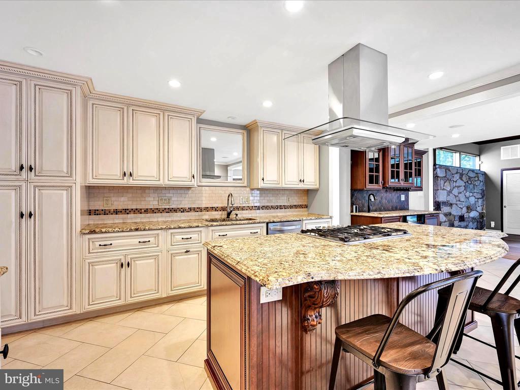 101 WOODED LANE
