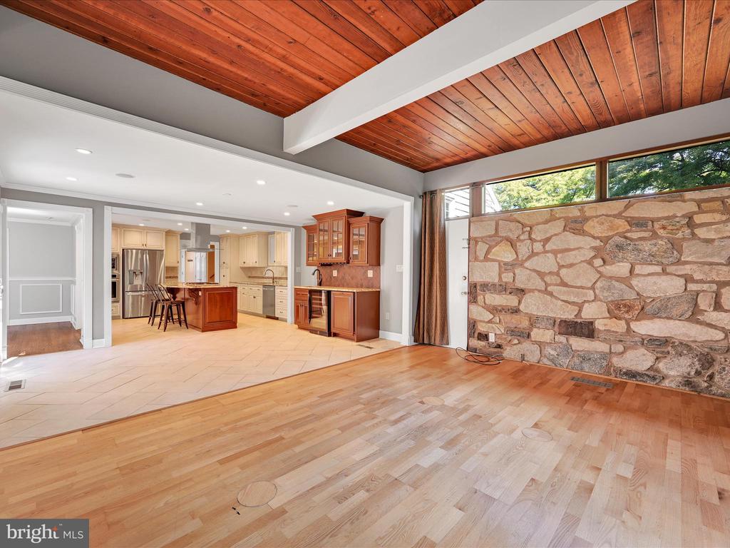101 WOODED LANE