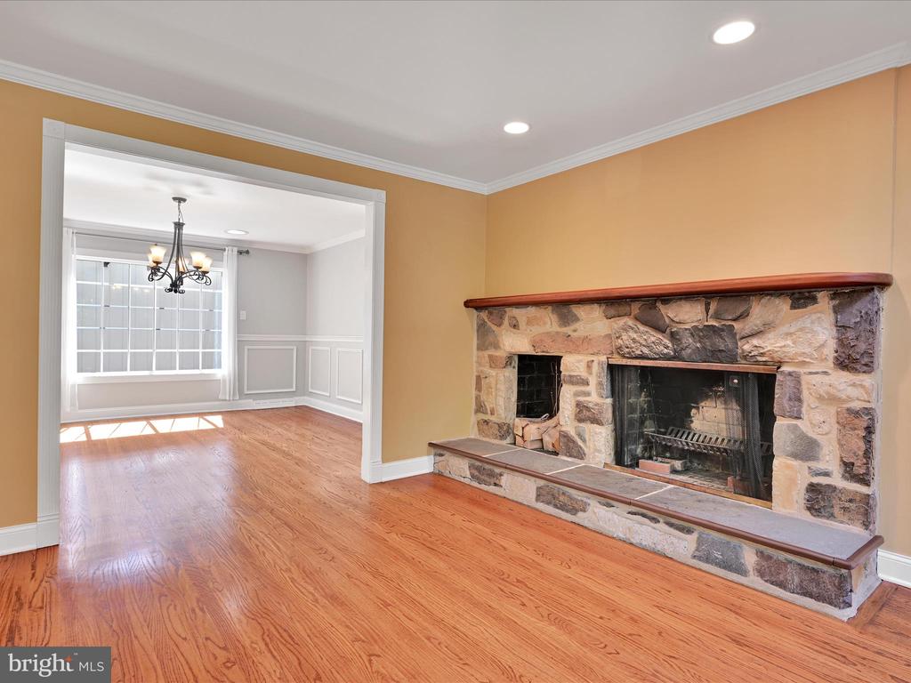 101 WOODED LANE