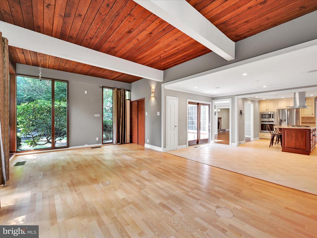 101 WOODED LANE