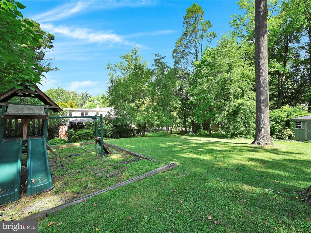 101 WOODED LANE