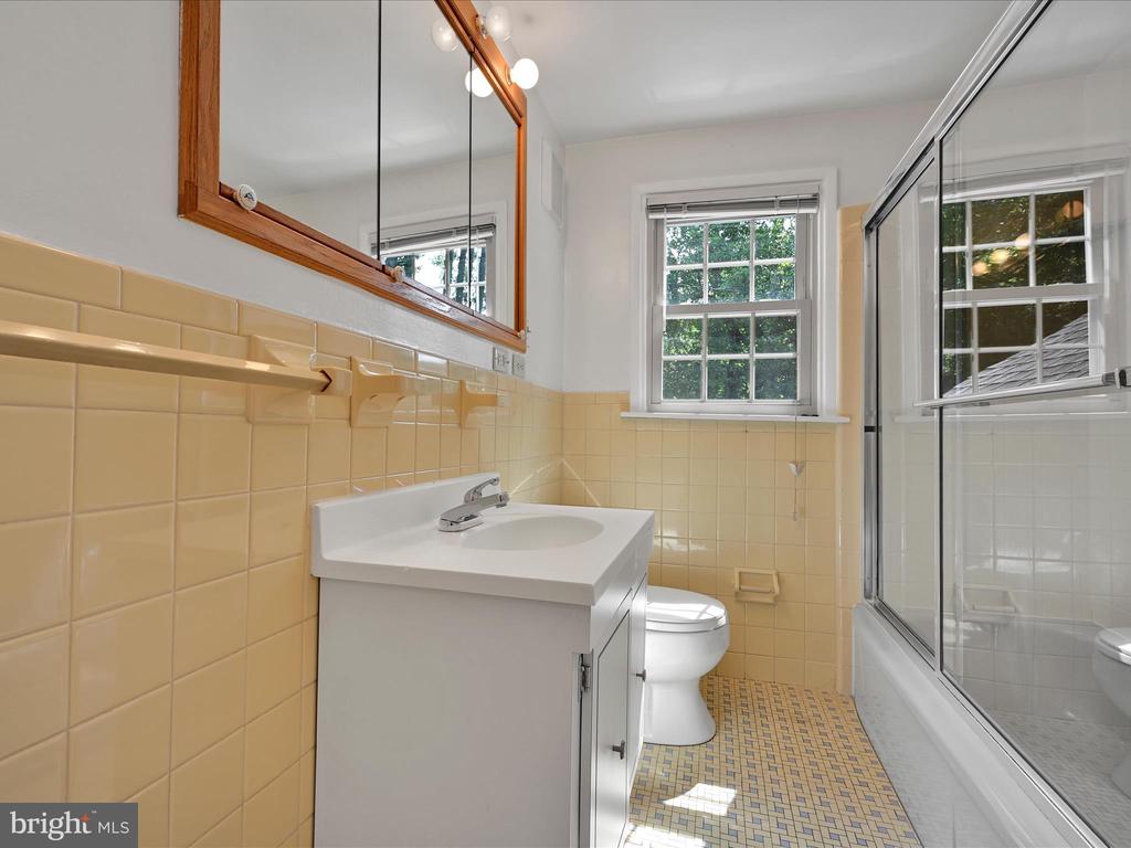 101 WOODED LANE