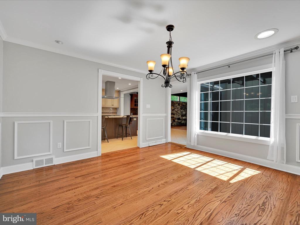 101 WOODED LANE