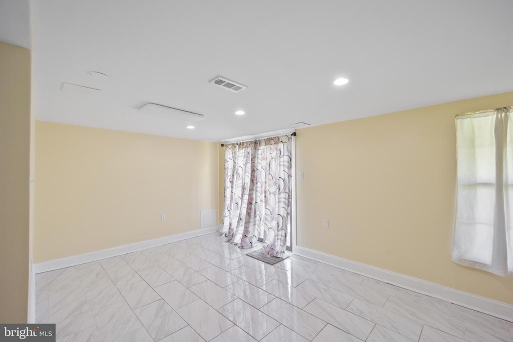413 Carpenter Cir