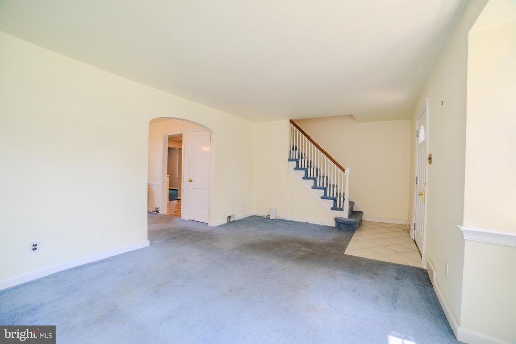 1613 Lynnewood Dr