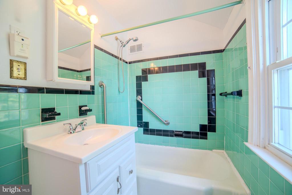 1613 Lynnewood Dr