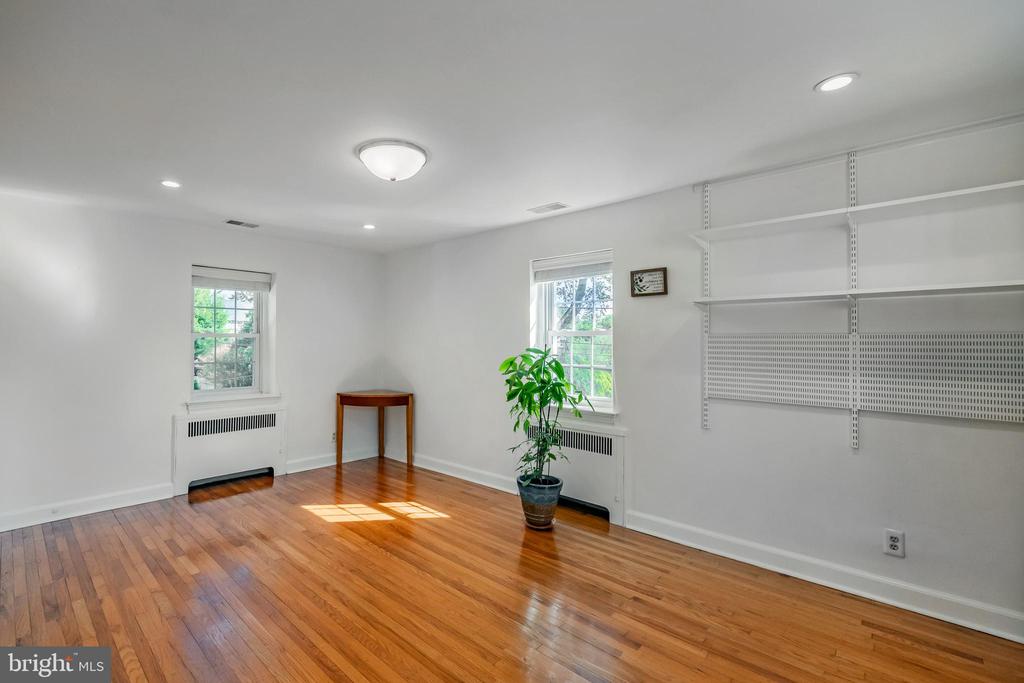1109 Ormond Ave