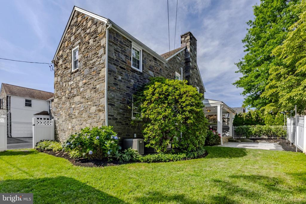 1109 Ormond Ave