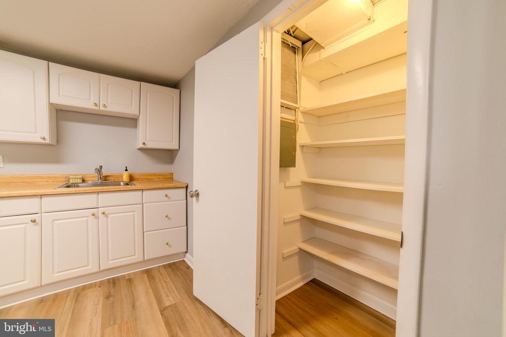 11 E PARK RD #EFFICIENCY