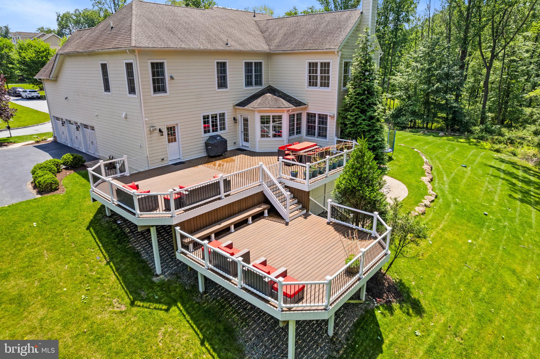 3917 WOODLAND DRIVE