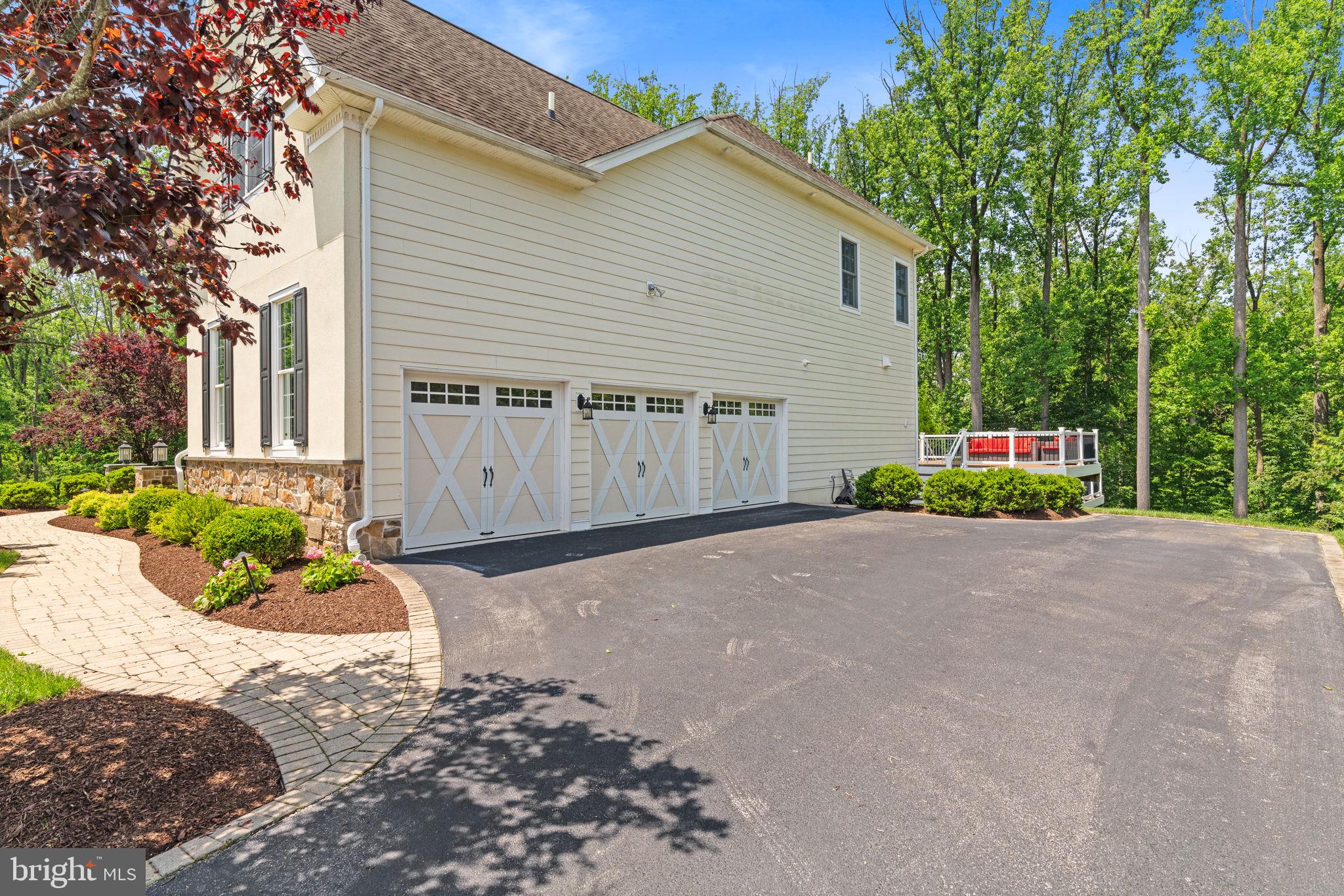 3917 WOODLAND DRIVE