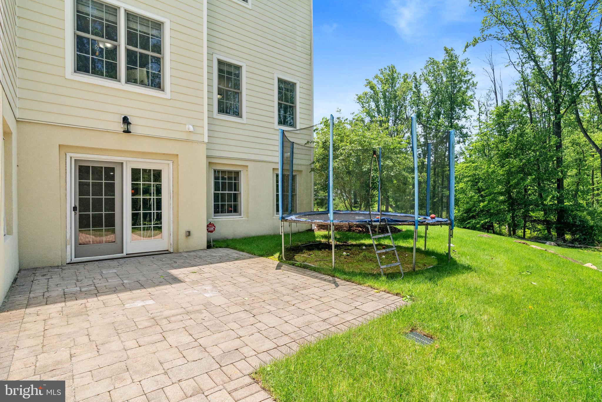 3917 WOODLAND DRIVE