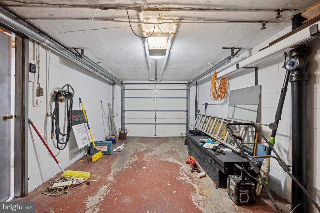 2115 RAVENWOOD ROAD