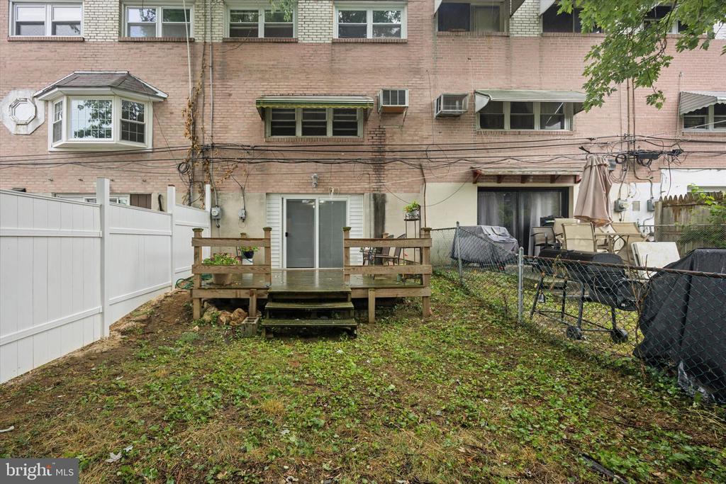 2115 RAVENWOOD ROAD