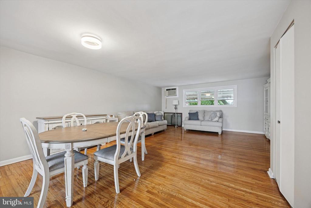 2115 RAVENWOOD ROAD