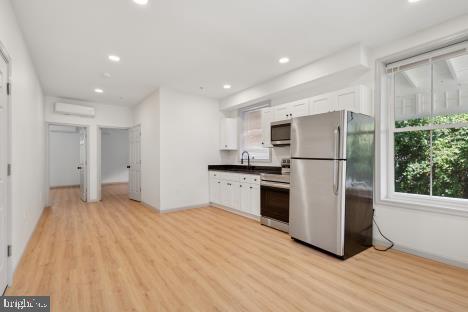 9 W HINCKLEY AVENUE 1