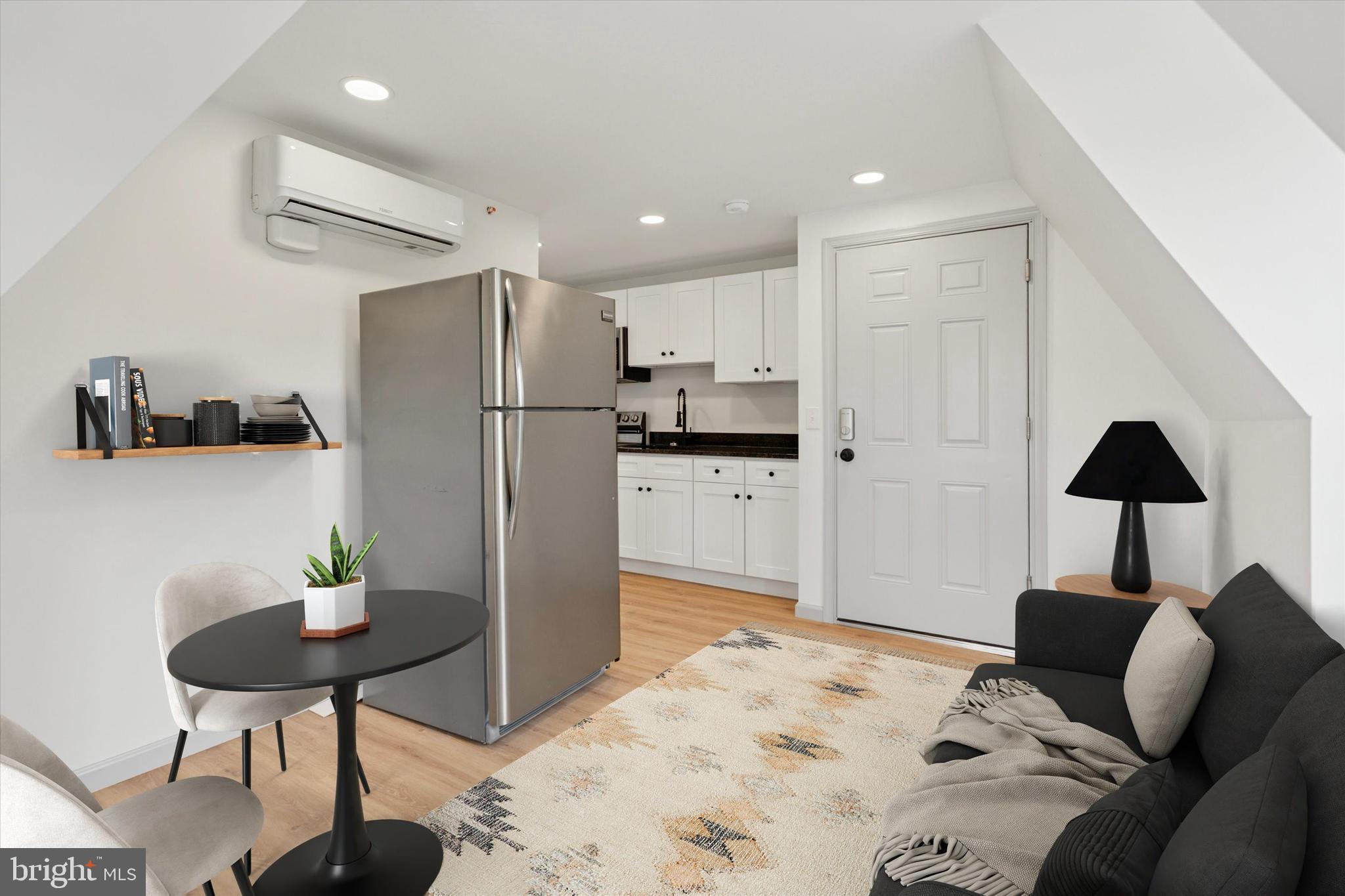 9 W HINCKLEY AVENUE 1