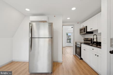 9 W HINCKLEY AVENUE 1