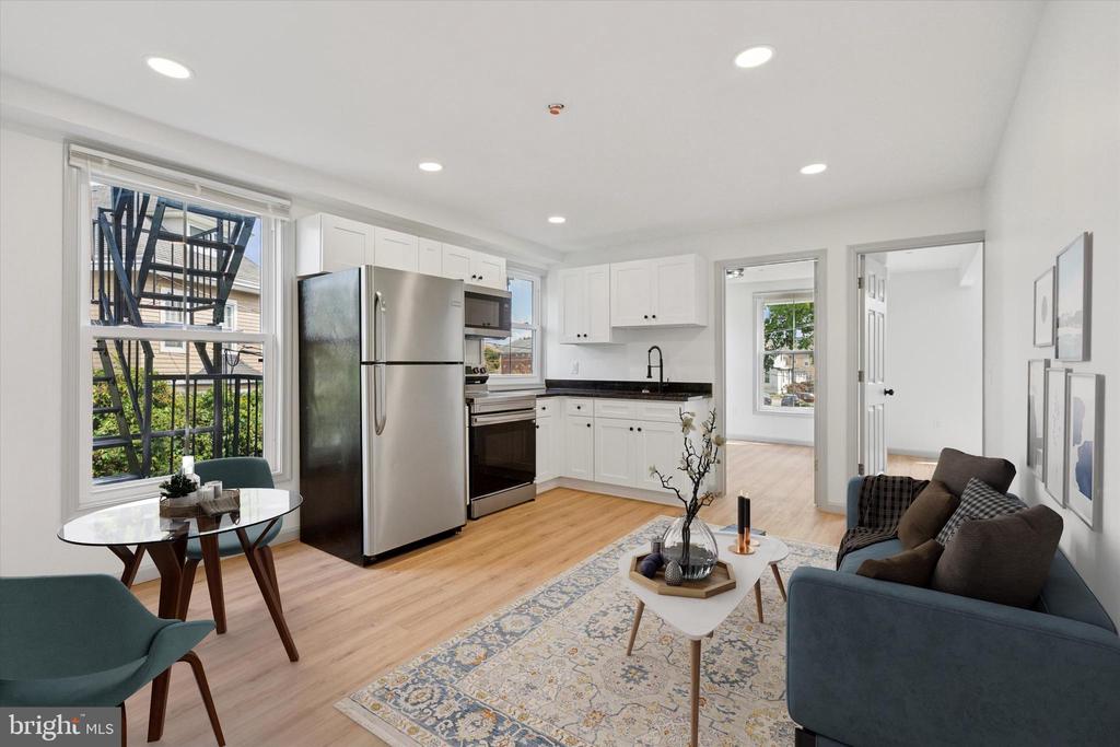 9 W HINCKLEY AVENUE 1