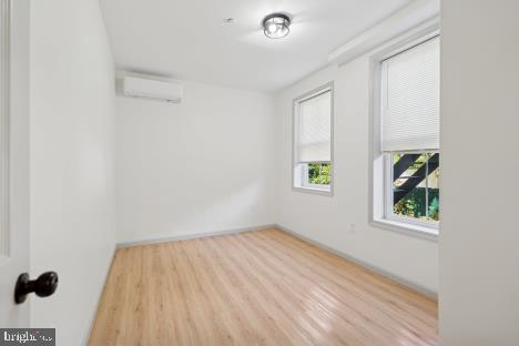 9 W HINCKLEY AVENUE 1