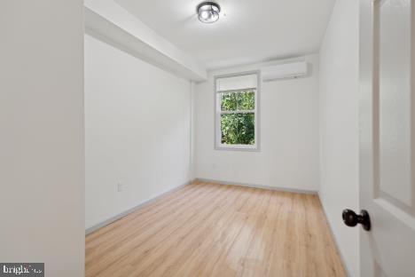 9 W HINCKLEY AVENUE 2