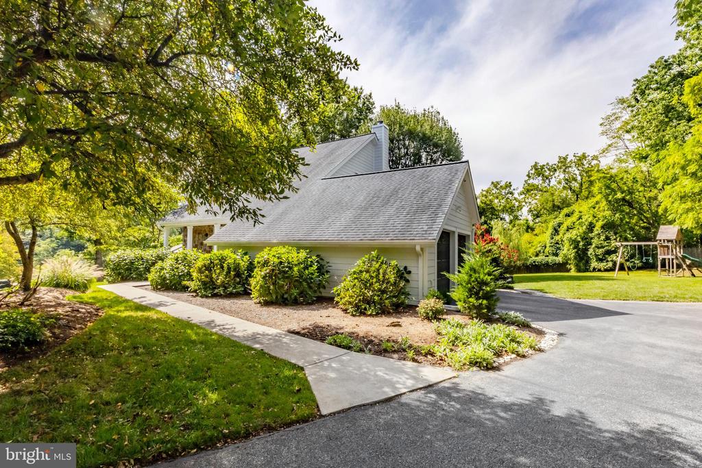 65 ROBERTS ROAD
