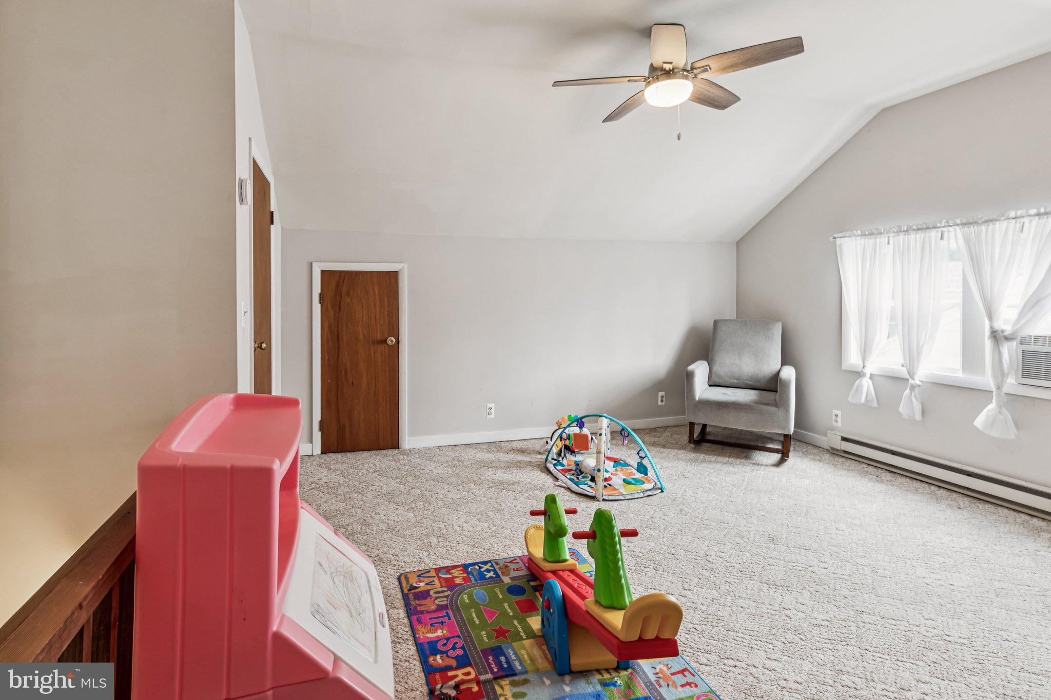 92 W PLUMSTEAD AVENUE