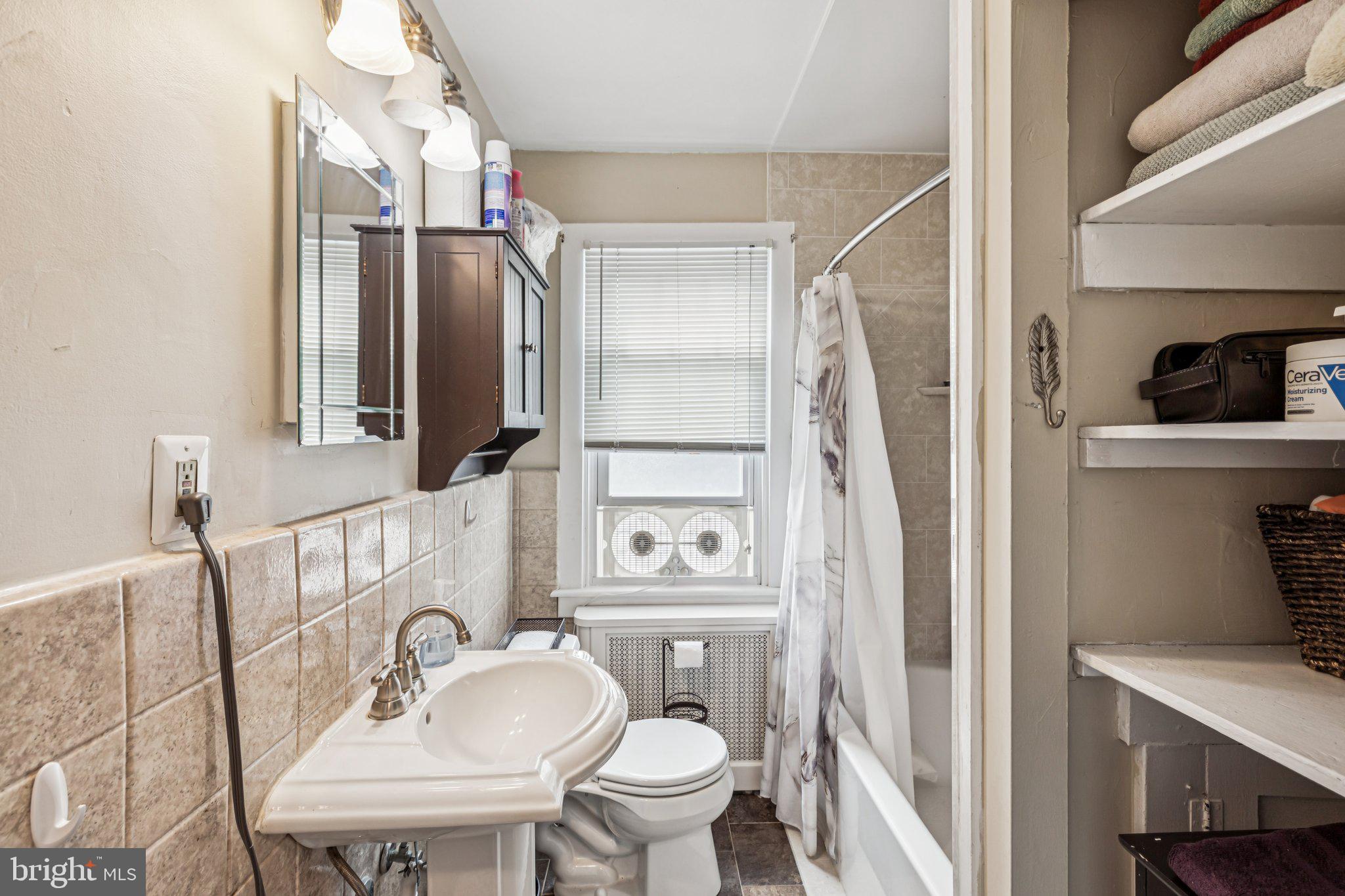 92 W PLUMSTEAD AVENUE