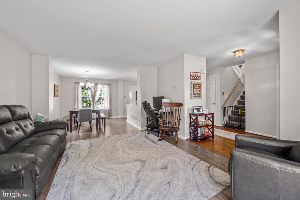 107 ROMAINE WAY