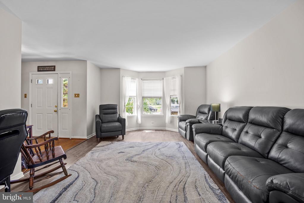 107 ROMAINE WAY
