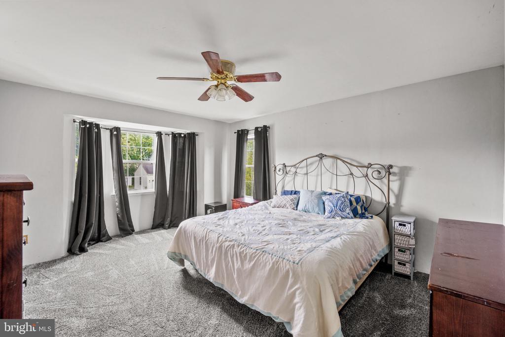 107 ROMAINE WAY