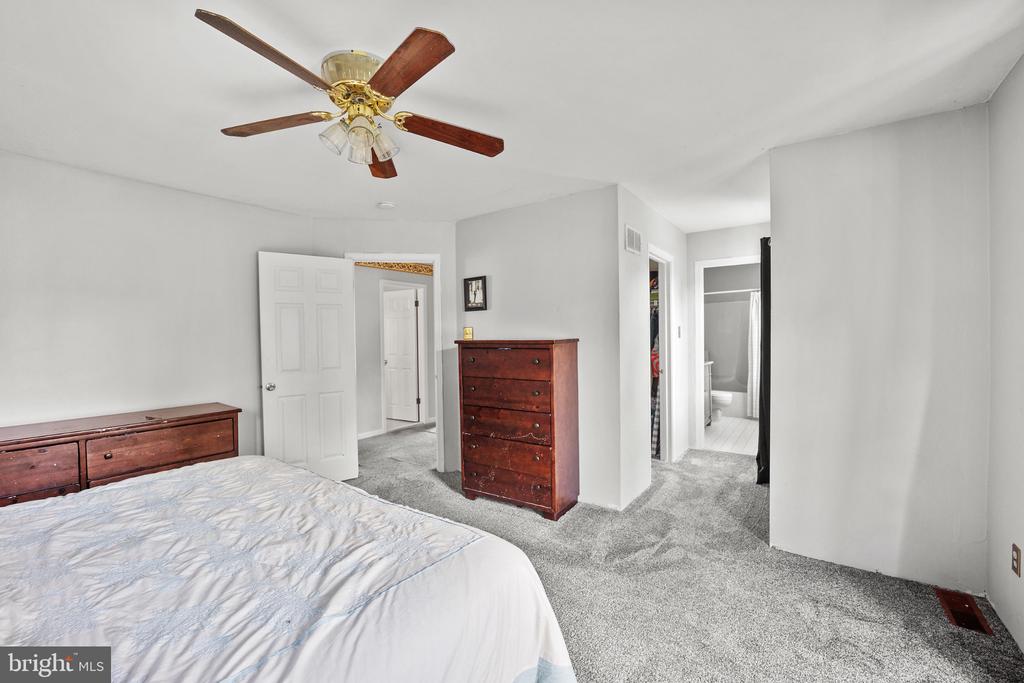 107 ROMAINE WAY