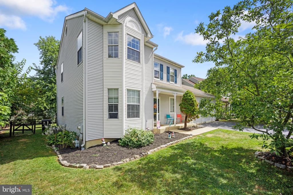 107 ROMAINE WAY