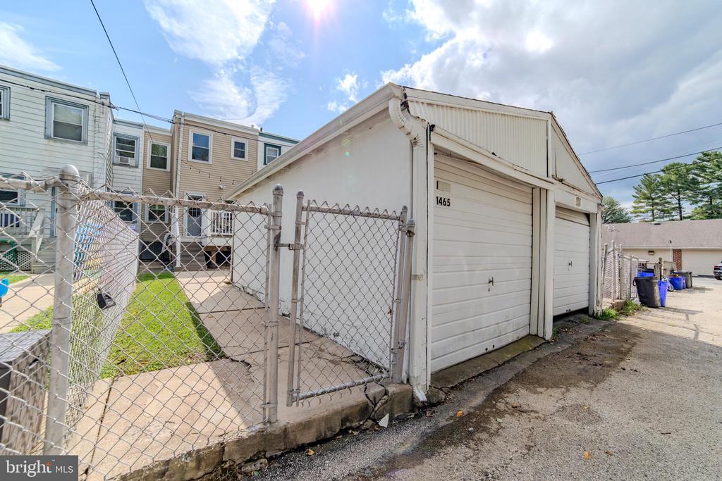 1465 LAWRENCE ROAD