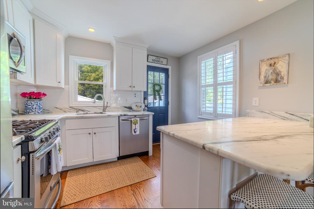 1465 LAWRENCE ROAD