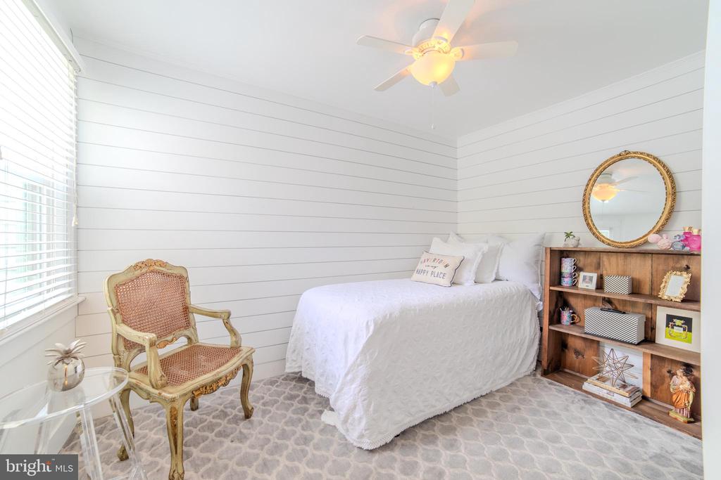 1465 LAWRENCE ROAD