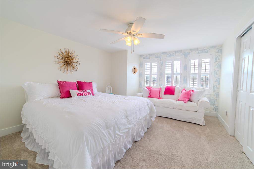 1465 LAWRENCE ROAD