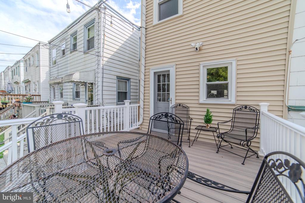 1465 LAWRENCE ROAD