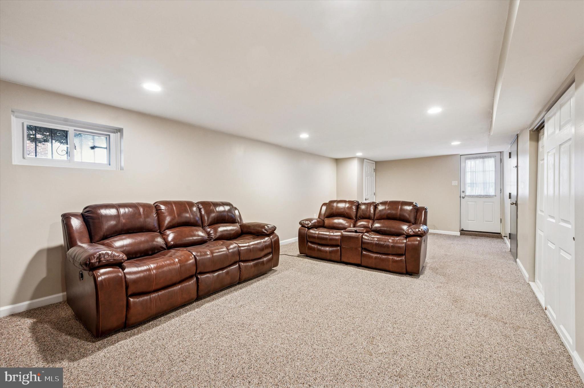 945 SPRINGHAVEN ROAD