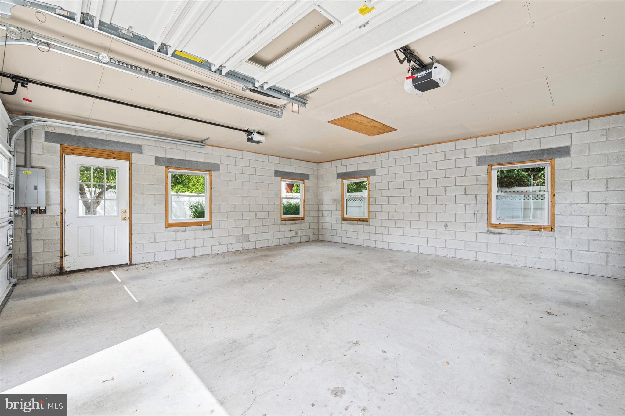 945 SPRINGHAVEN ROAD