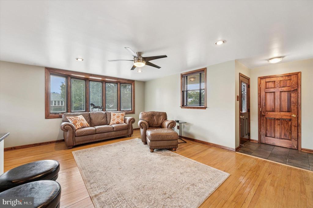 945 SPRINGHAVEN ROAD