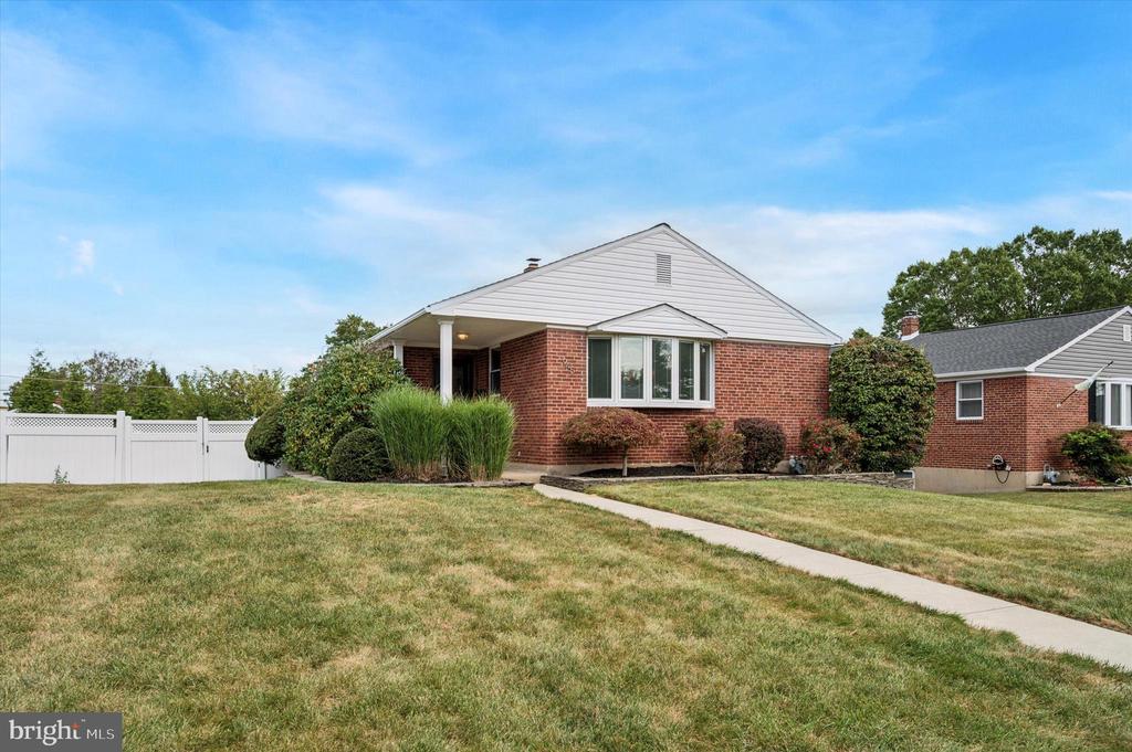 945 SPRINGHAVEN ROAD