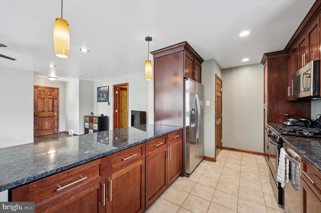 945 SPRINGHAVEN ROAD