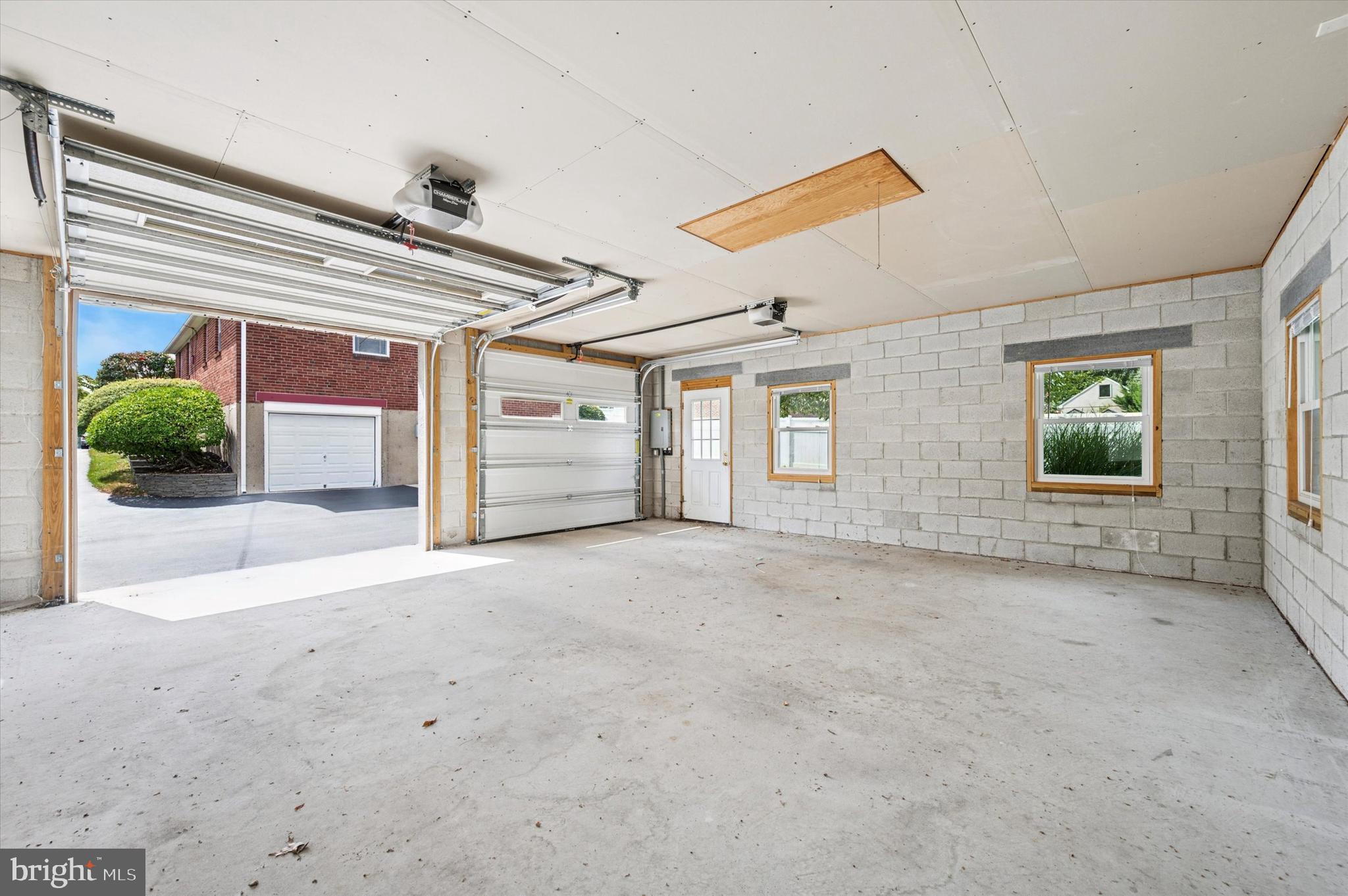 945 SPRINGHAVEN ROAD