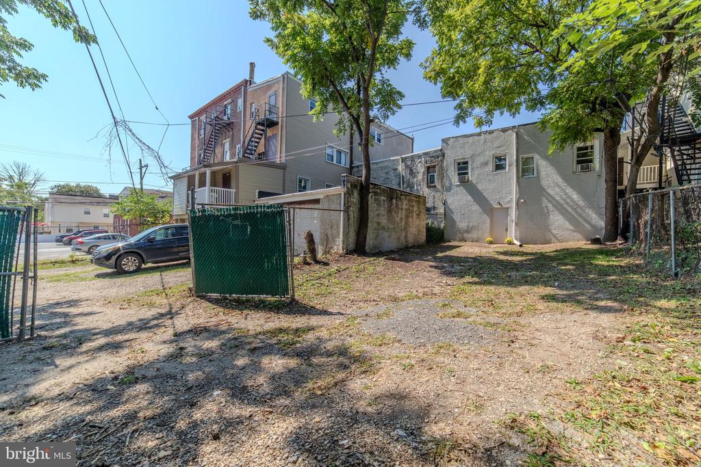 441 SHARON AVENUE